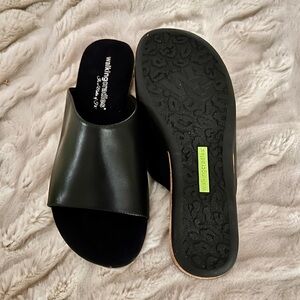 WALKING CRADLES SLIP ON - NEW